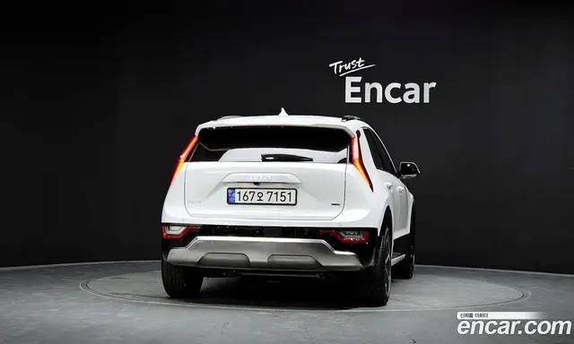 Kia Niro 2023 1.6 автомат (гидро), миниатюра 4