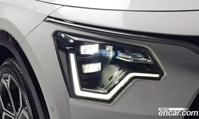 Kia Niro 2023 1.6 автомат (гидро), миниатюра 8