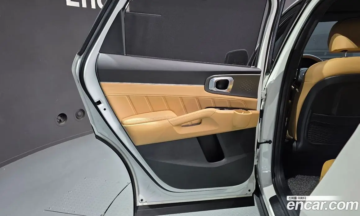 Kia Sorento 2023 1.6 автомат (гидро), фото 15