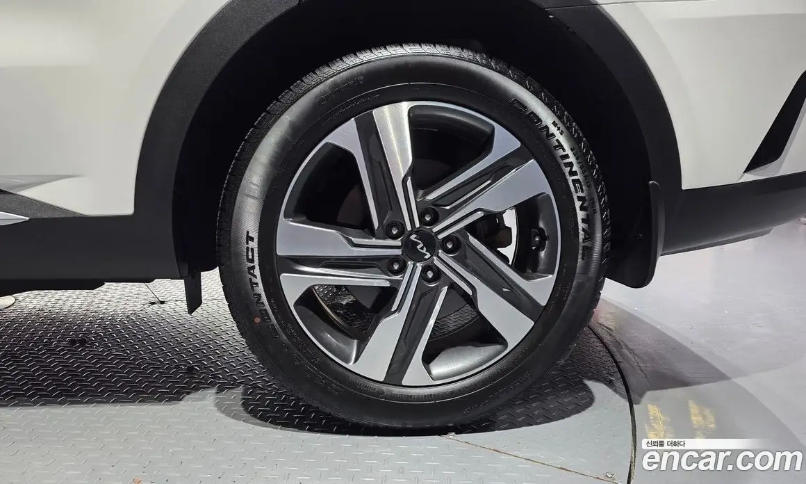 Kia Sorento 2023 1.6 автомат (гидро), фото 7