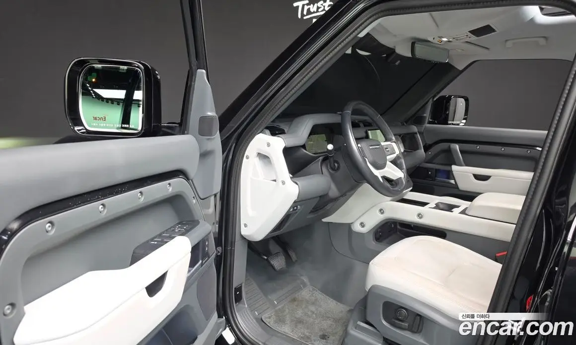 Land Rover Defender 2025 3.0 автомат (гидро), фото 13