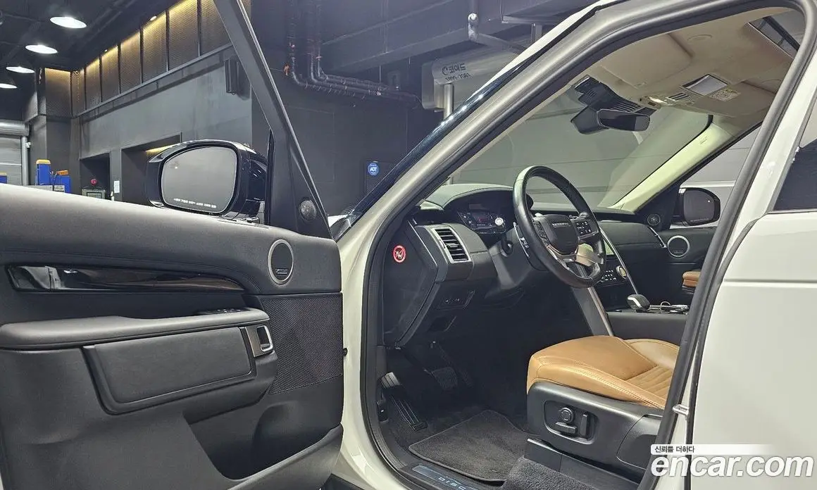 Land Rover Discovery 2021 3.0 автомат (гидро), фото 13