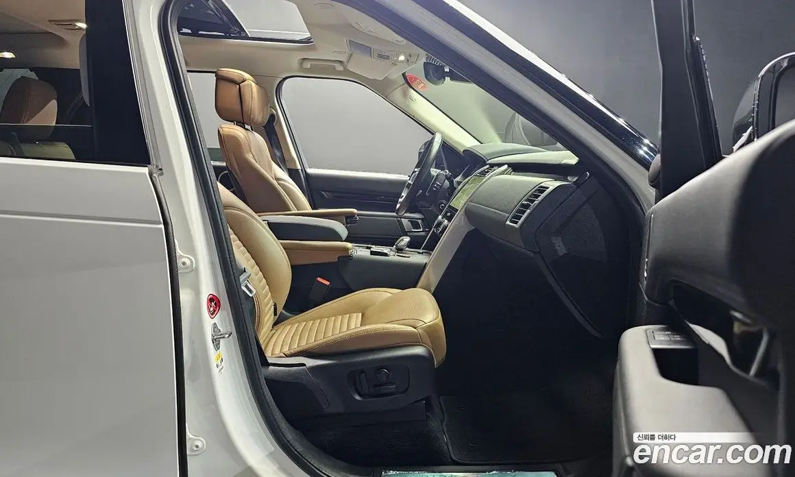 Land Rover Discovery 2021 3.0 автомат (гидро), фото 16