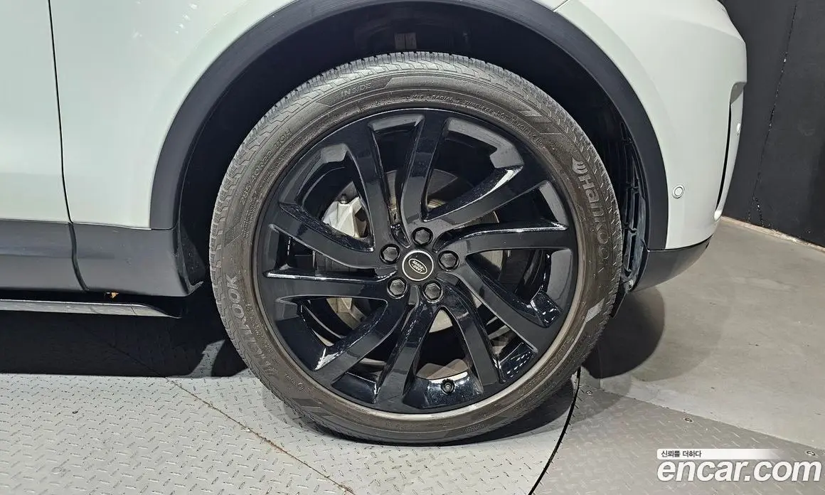 Land Rover Discovery 2021 3.0 автомат (гидро), фото 7