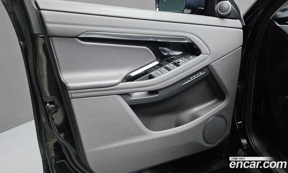 Land Rover Range Rover Evoque 2022 2.0 автомат (гидро), фото 14