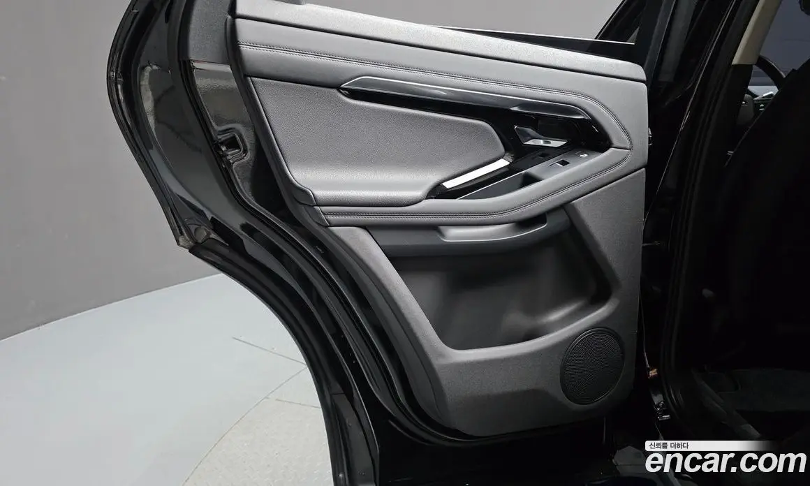 Land Rover Range Rover Evoque 2022 2.0 автомат (гидро), фото 15