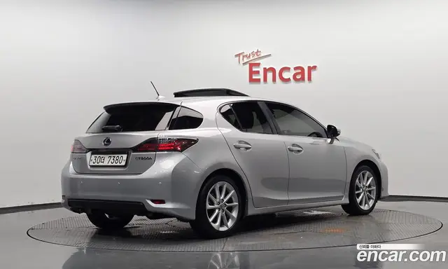 Lexus CT200h 2011 1.8 автомат (гидро), миниатюра 1