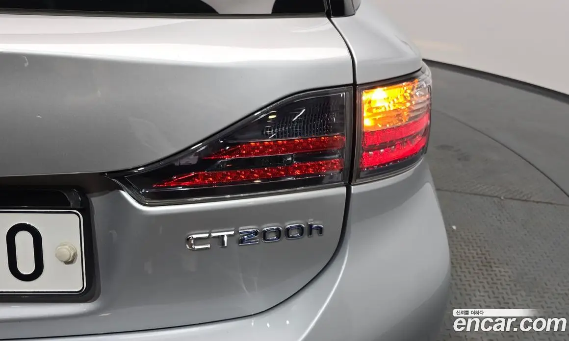 Lexus CT200h 2011 1.8 автомат (гидро), фото 8