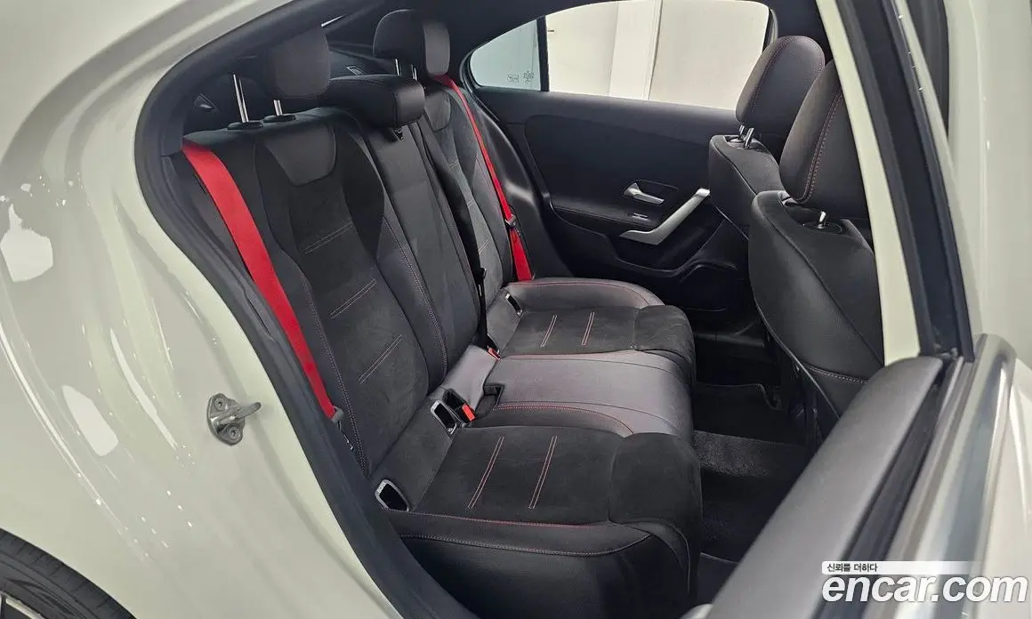 Mercedes-Benz A-Class 2021 2.0 автомат (гидро), фото 17