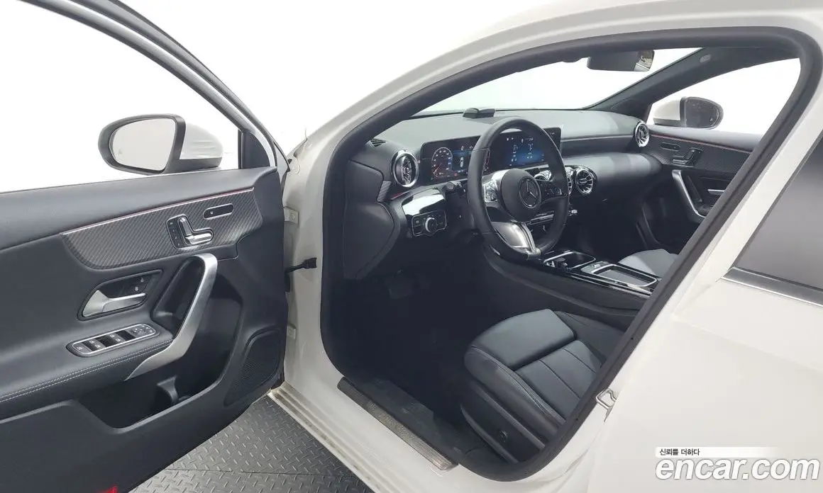 Mercedes-Benz A-Class 2025 2.0 автомат (гидро), фото 13