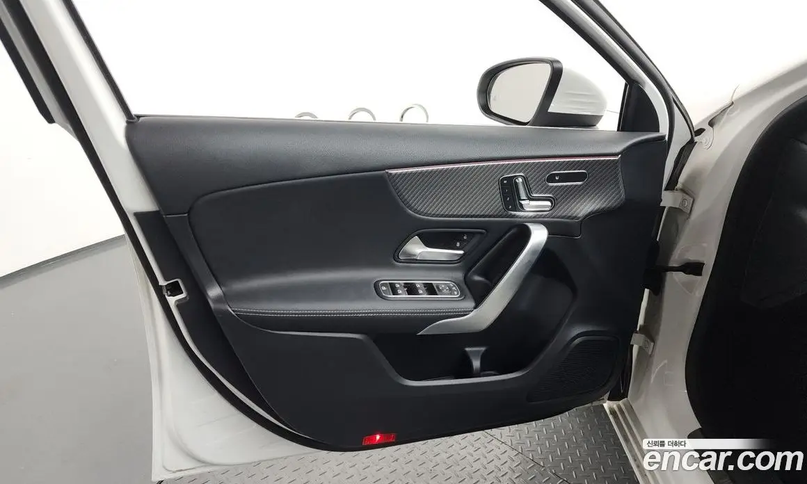 Mercedes-Benz A-Class 2025 2.0 автомат (гидро), фото 14