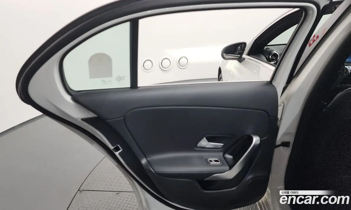 Mercedes-Benz A-Class 2025 2.0 автомат (гидро), фото 15