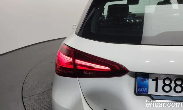 Mercedes-Benz A-Class 2025 2.0 автомат (гидро), миниатюра 9