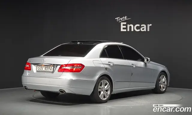 Mercedes-Benz E-Class 2009 3.5 автомат (гидро), миниатюра 2