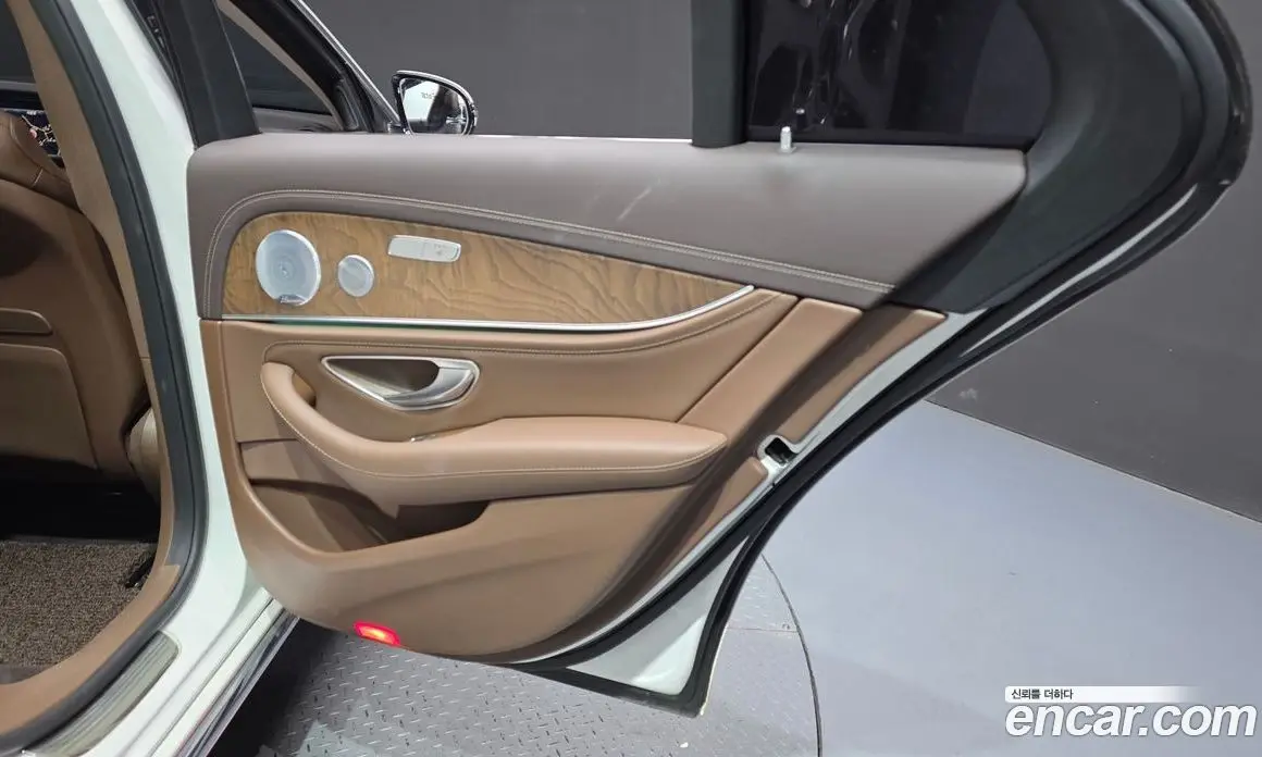 Mercedes-Benz E-Class 2019 2.0 автомат (гидро), фото 15