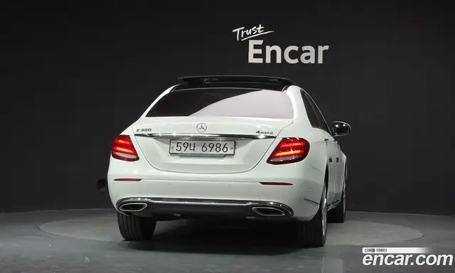 Mercedes-Benz E-Class 2019 2.0 автомат (гидро), миниатюра 4