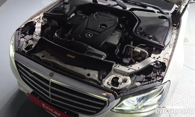 Mercedes-Benz E-Class 2019 2.0 автомат (гидро), миниатюра 6