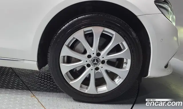 Mercedes-Benz E-Class 2019 2.0 автомат (гидро), миниатюра 7