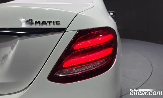 Mercedes-Benz E-Class 2019 2.0 автомат (гидро), миниатюра 9