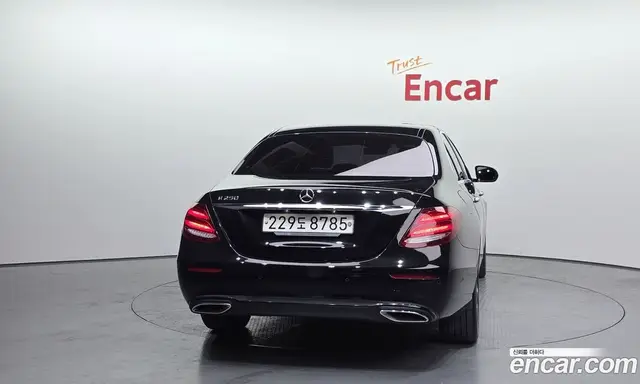 Mercedes-Benz E-Class 2020 2.0 автомат (гидро), миниатюра 4
