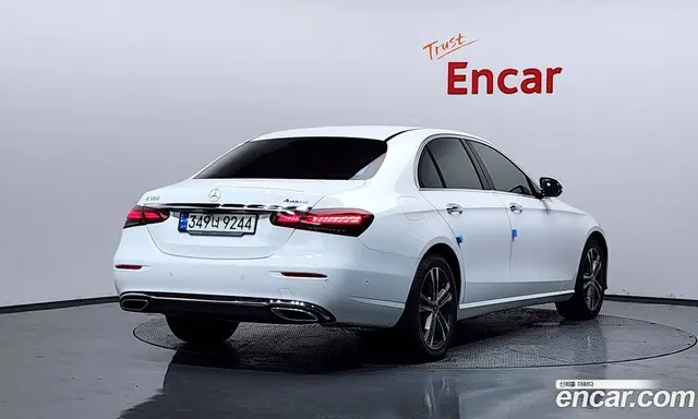 Mercedes-Benz E-Class 2021 2.0 автомат (гидро), миниатюра 2