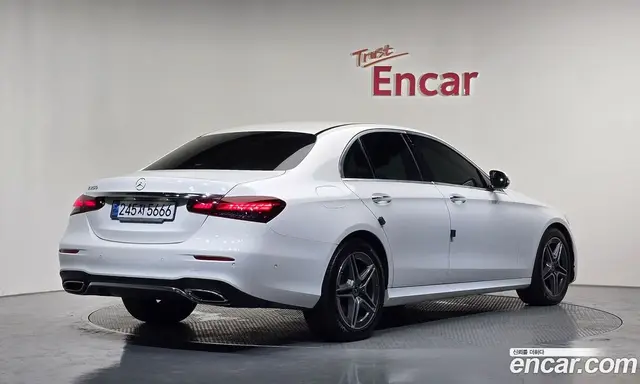 Mercedes-Benz E-Class 2022 2.0 автомат (гидро), миниатюра 2 Mercedes-Benz E-Class 2022 2.0 автомат (гидро), миниатюра 2
