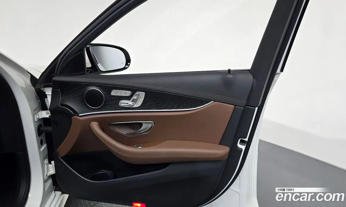 Mercedes-Benz E-Class 2022 2.0 автомат (гидро), фото 14 Mercedes-Benz E-Class 2022 2.0 автомат (гидро), фото 14