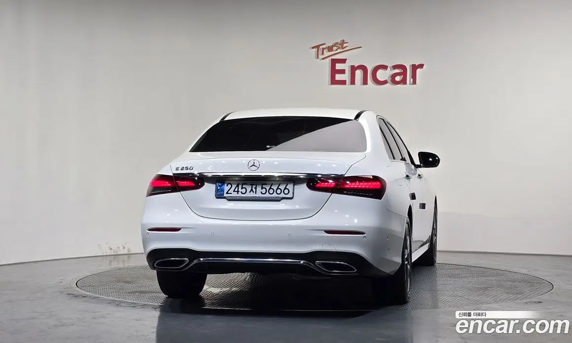 Mercedes-Benz E-Class 2022 2.0 автомат (гидро), фото 4 Mercedes-Benz E-Class 2022 2.0 автомат (гидро), фото 4