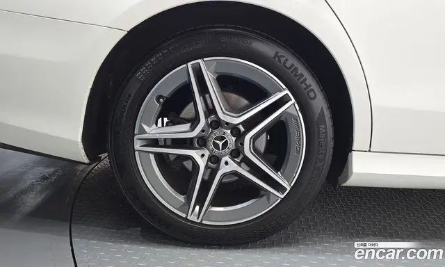 Mercedes-Benz E-Class 2022 2.0 автомат (гидро), миниатюра 5 Mercedes-Benz E-Class 2022 2.0 автомат (гидро), миниатюра 5