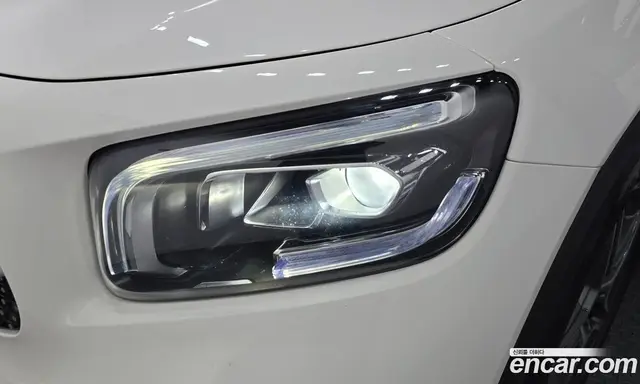 Mercedes-Benz GLB-Class 2021 2.0 автомат (гидро), миниатюра 8