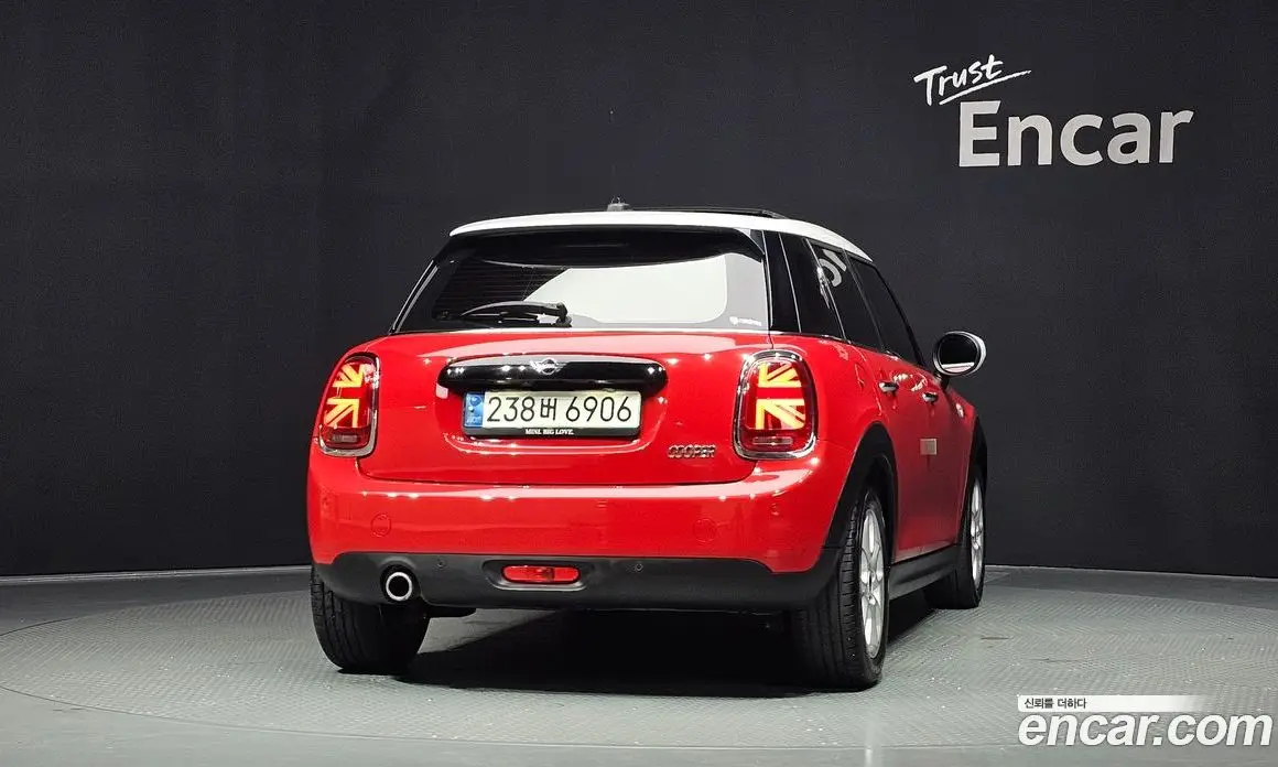 Mini Cooper 2021 1.5 автомат (гидро), фото 4 Mini Cooper 2021 1.5 автомат (гидро), фото 4
