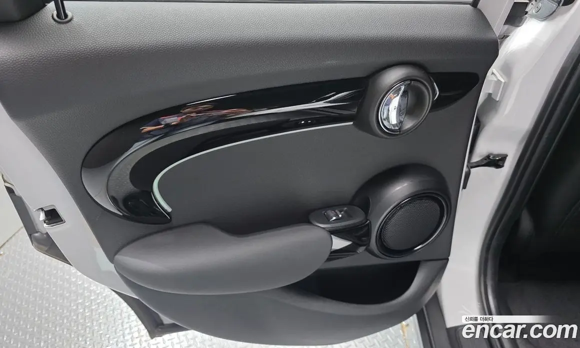 Mini Cooper 2023 1.5 автомат (гидро), фото 15