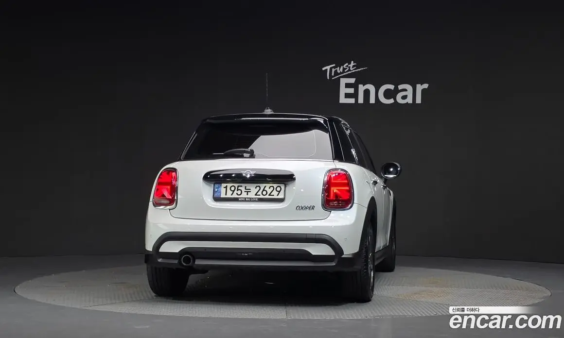 Mini Cooper 2023 1.5 автомат (гидро), фото 4