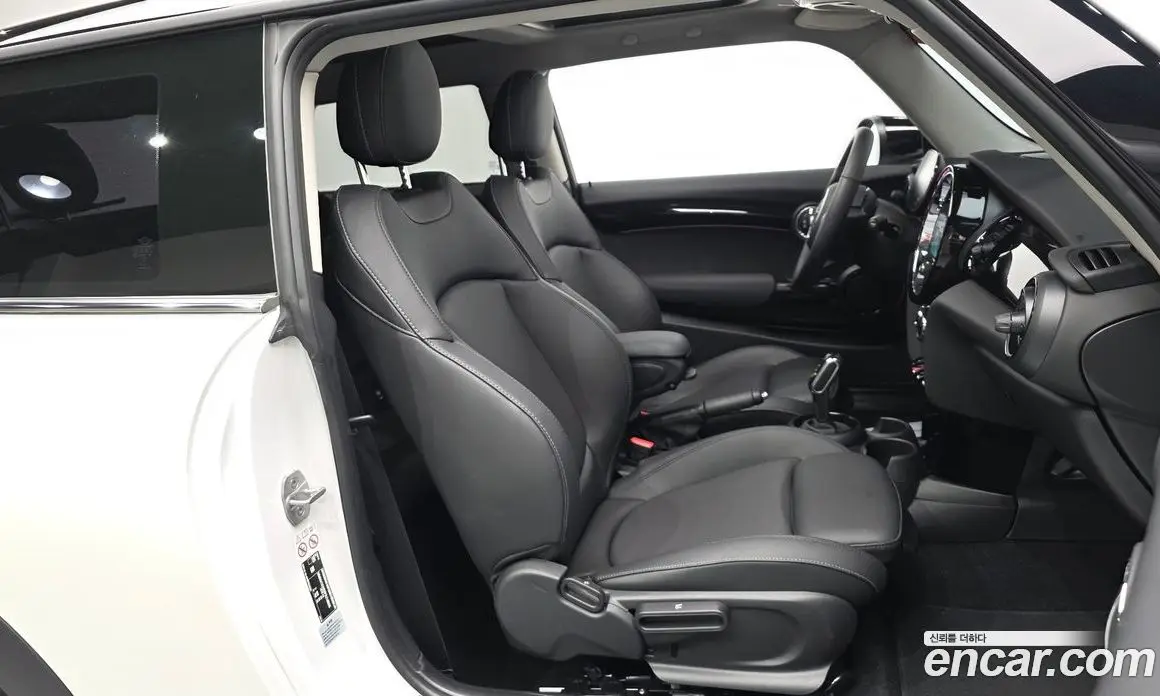 Mini Cooper 2023 1.5 автомат (гидро), фото 16