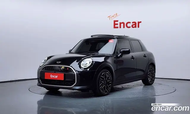 Mini Cooper, 2024, 13 348 км
