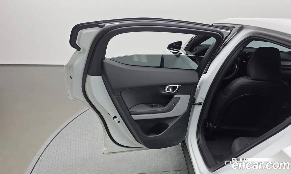 Polestar Polestar 2 2022 0.2 автомат (гидро), фото 15 Polestar Polestar 2 2022 0.2 автомат (гидро), фото 15