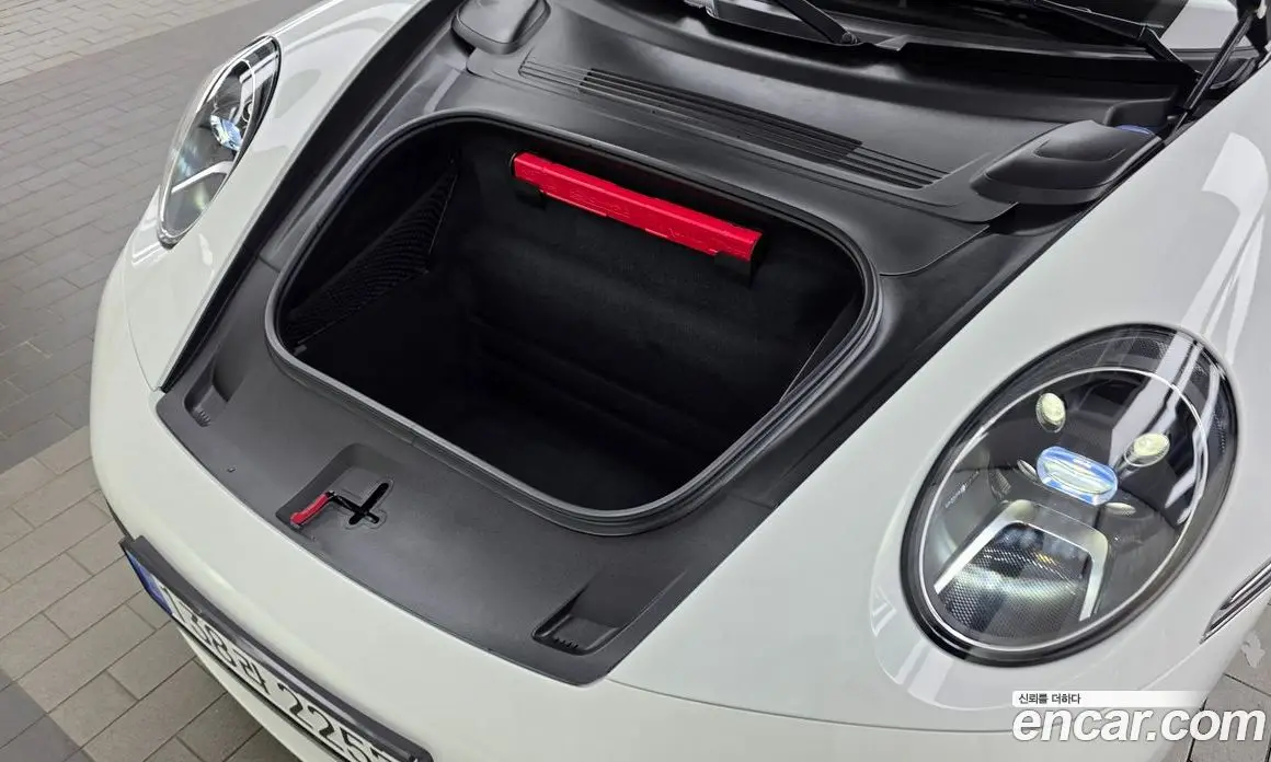 Porsche 911 2024 3.0 автомат (гидро), фото 6