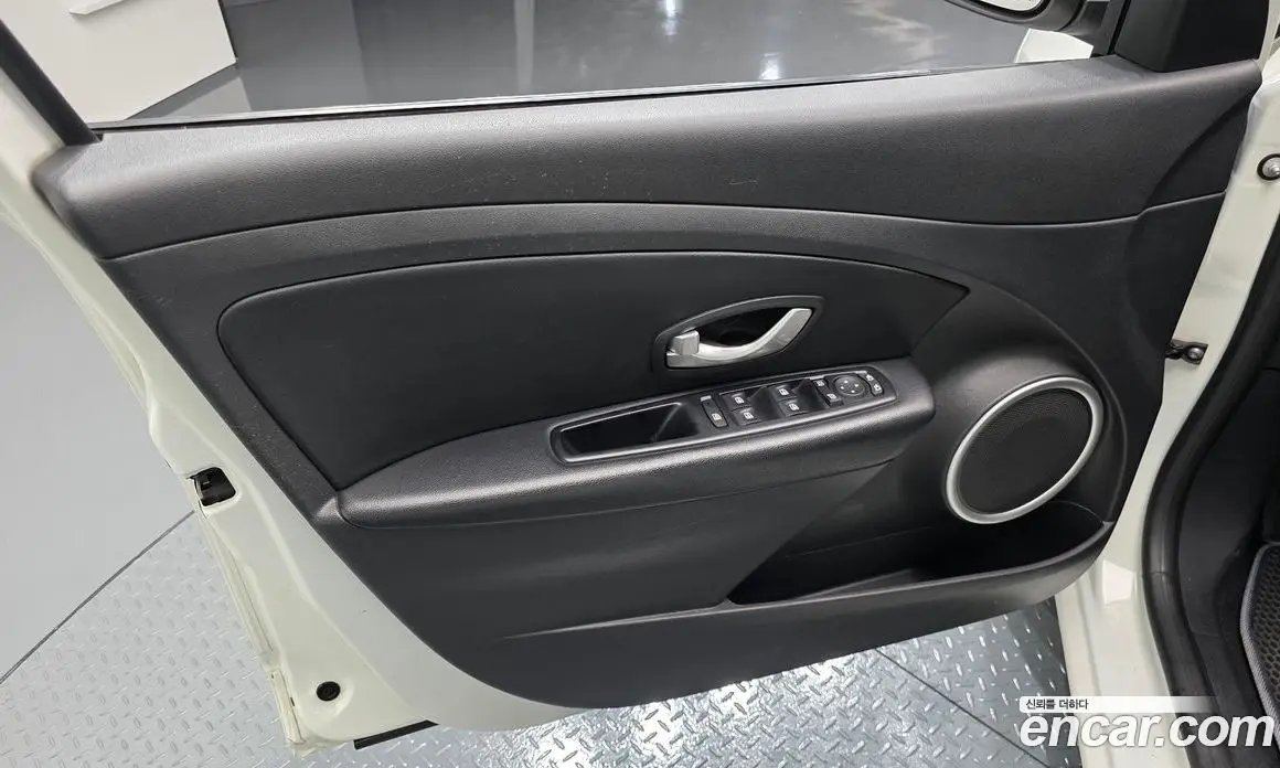 Renault (Samsung) SM3 2014 1.6 автомат (гидро), фото 14 Renault (Samsung) SM3 2014 1.6 автомат (гидро), фото 14