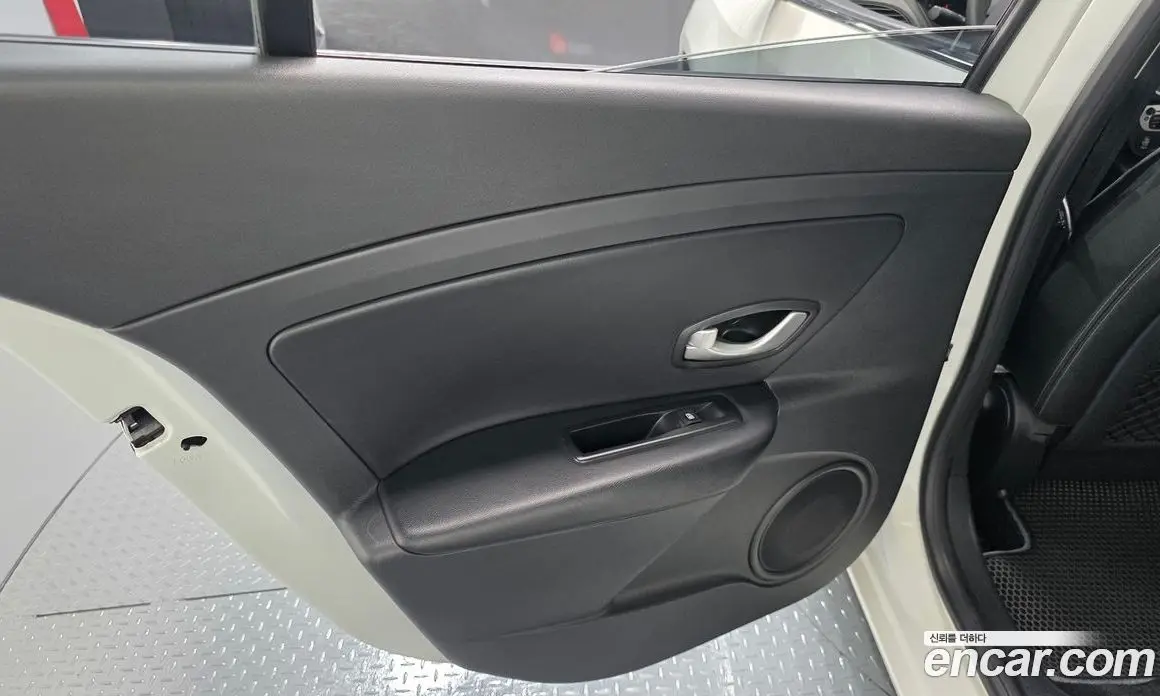 Renault (Samsung) SM3 2014 1.6 автомат (гидро), фото 15 Renault (Samsung) SM3 2014 1.6 автомат (гидро), фото 15