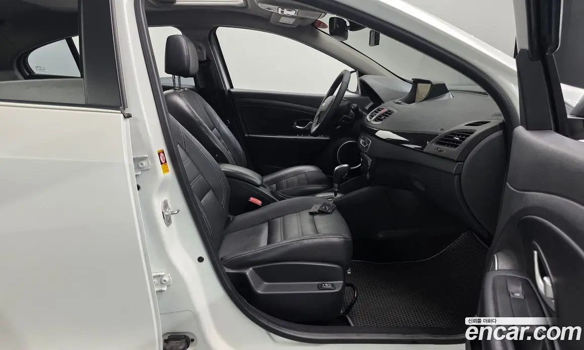 Renault (Samsung) SM3 2014 1.6 автомат (гидро), фото 17 Renault (Samsung) SM3 2014 1.6 автомат (гидро), фото 17