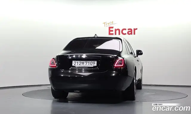 Rolls-Royce Ghost 2021 6.7 автомат (гидро), миниатюра 4