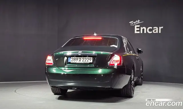 Rolls-Royce Ghost 2022 6.7 автомат (гидро), миниатюра 4