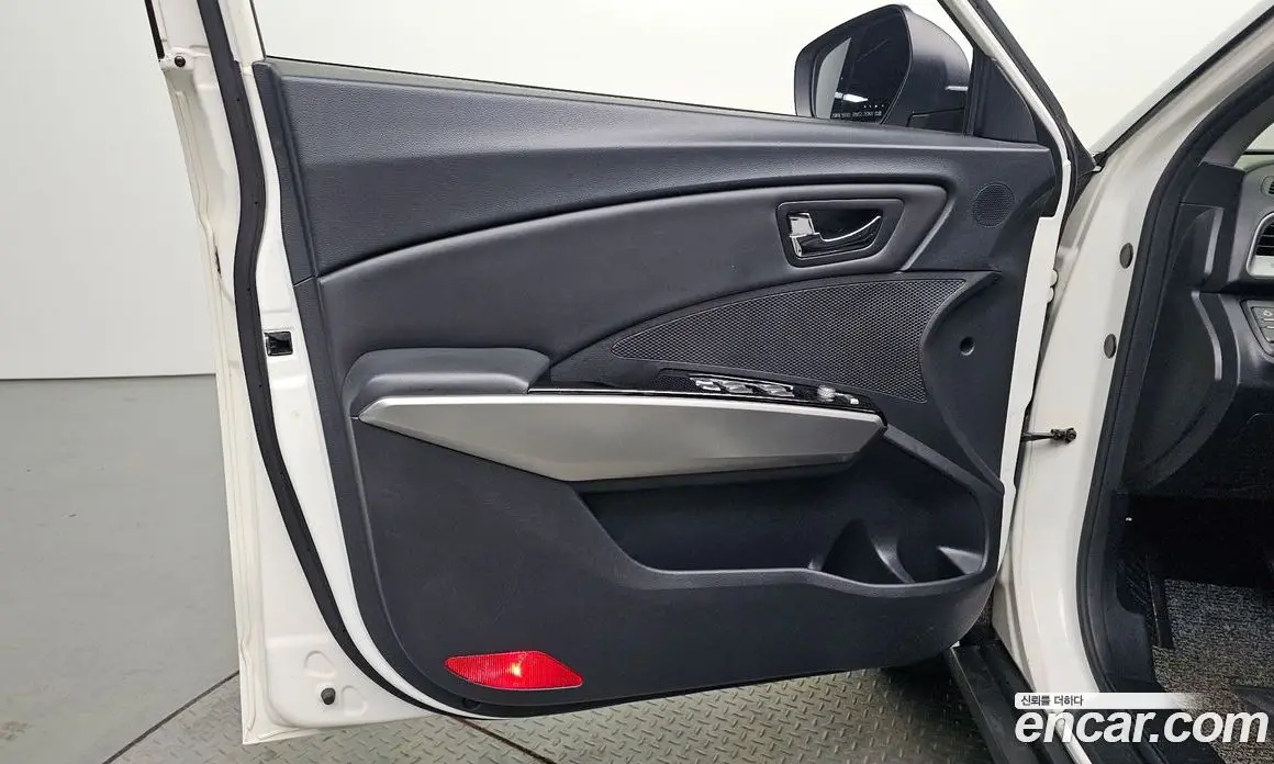 SsangYong TIBOLI 2015 1.6 автомат (гидро), фото 14
