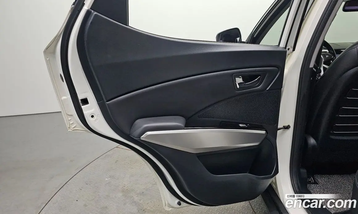 SsangYong TIBOLI 2015 1.6 автомат (гидро), фото 15