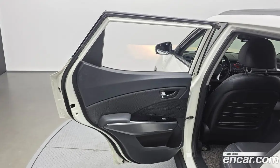 SsangYong TIBOLI 2018 1.6 автомат (гидро), фото 15