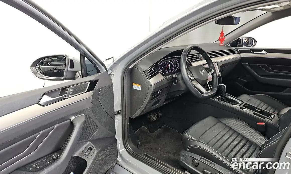 Volkswagen Passat 2022 2.0 автомат (гидро), фото 13