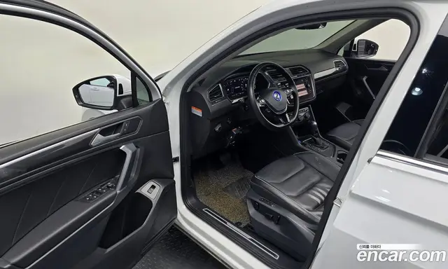 Volkswagen Tiguan 2020 2.0 автомат (гидро), миниатюра 11