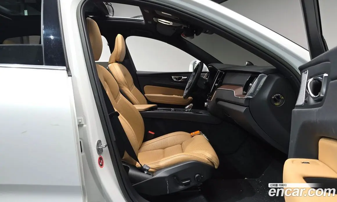 Volvo XC60 2023 2.0 автомат (гидро), фото 15 Volvo XC60 2023 2.0 автомат (гидро), фото 15