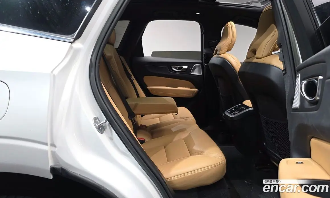 Volvo XC60 2023 2.0 автомат (гидро), фото 16 Volvo XC60 2023 2.0 автомат (гидро), фото 16