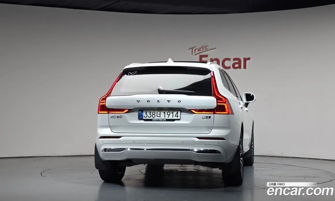 Volvo XC60 2023 2.0 автомат (гидро), фото 3 Volvo XC60 2023 2.0 автомат (гидро), фото 3